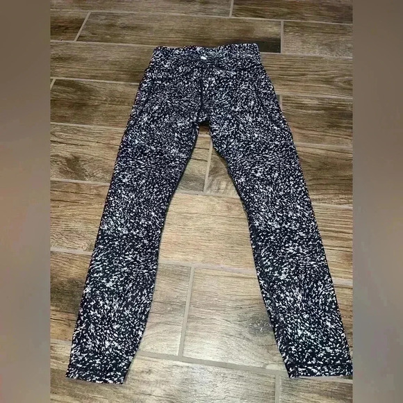 Athleta Pants - ATHLETA ultimate Stash Gravel 7/8 Tight legging